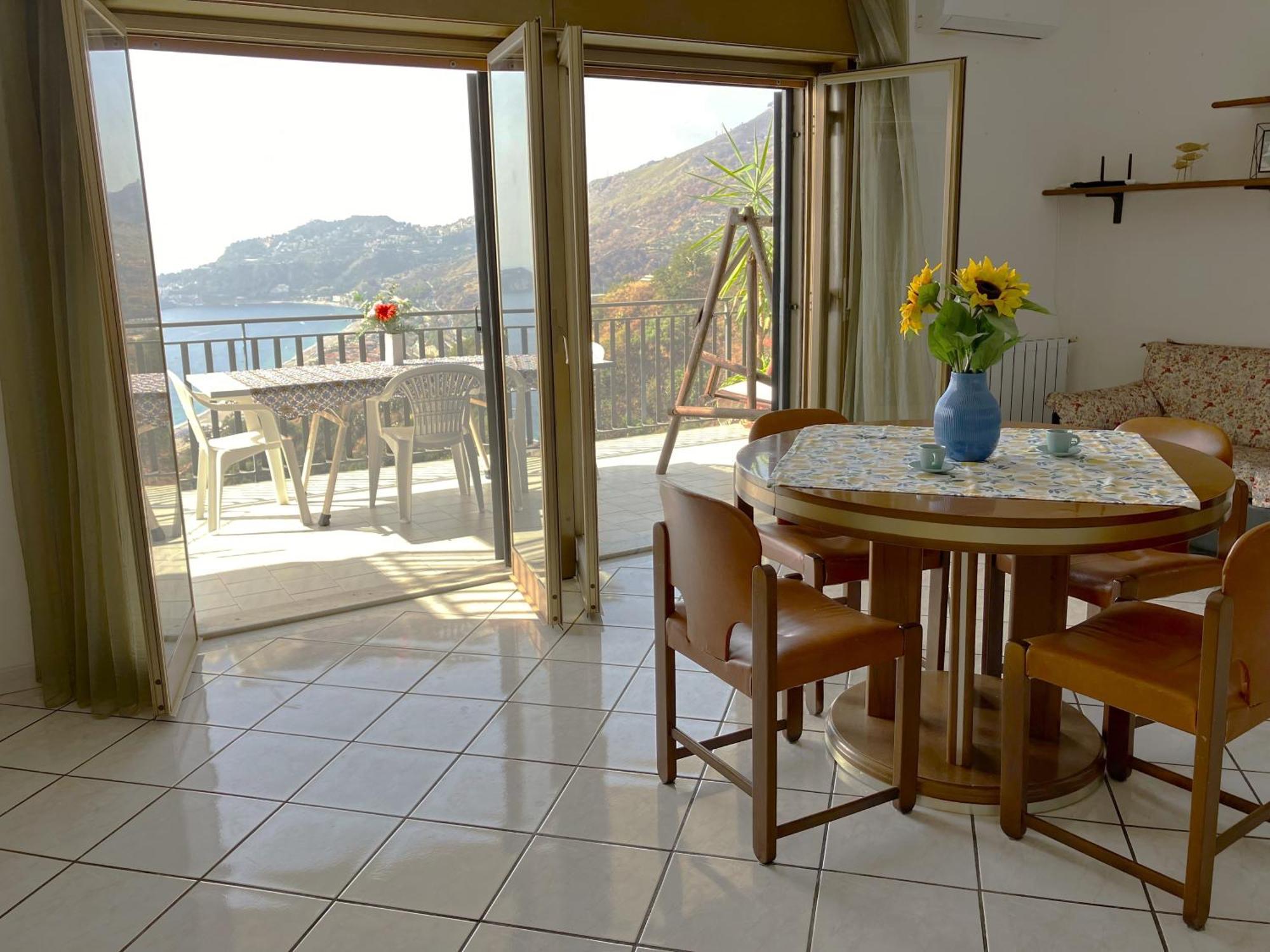 Collina Del Sole Lägenhet Letojanni Exteriör bild